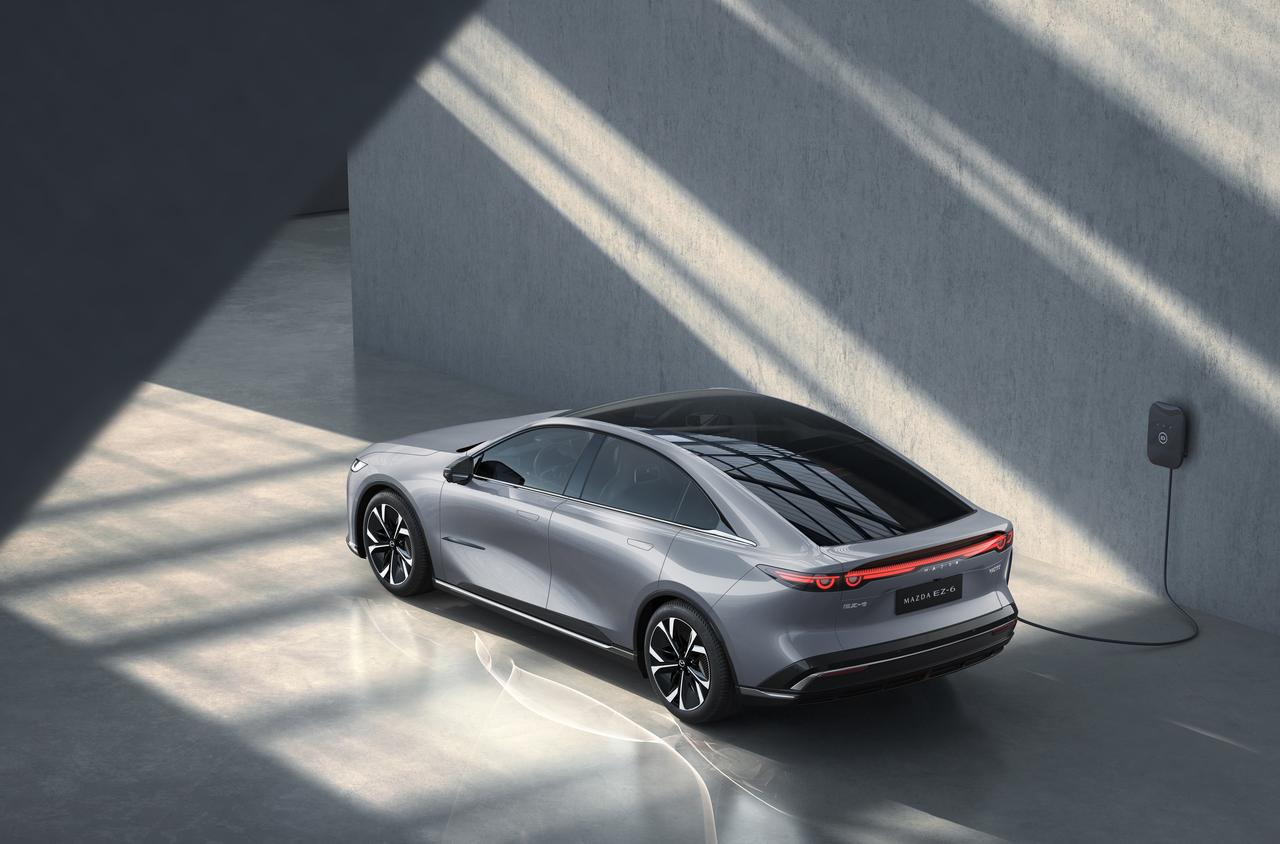 画像: マツダが北京モーターショーで華麗なるサルーン、新型電動車「MAZDA EZ-6」を発表 - スマートモビリティJP
