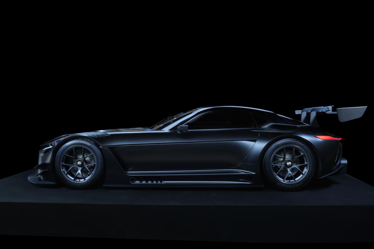 画像: 東京オートサロン2022で公開された「GR GT3 Concept」。全長4590×全幅2024×全高1140mm、ホイールベースは2725mmとのみアナウンスされた。