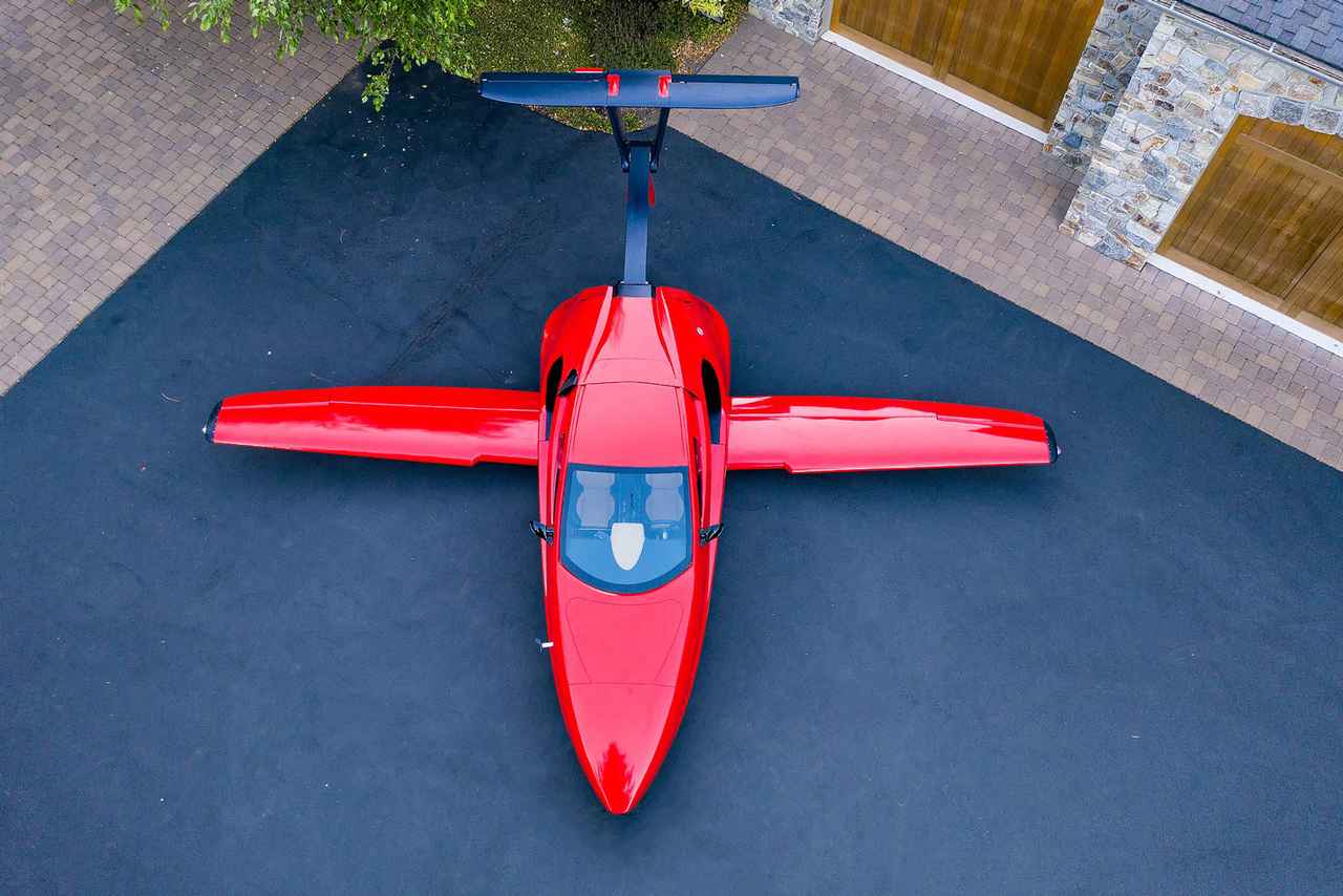 画像: 文字通りの“空飛ぶクルマ”、クルマと飛行機のハイブリッドモビリティ「スイッチブレード」が初飛行に成功 - スマートモビリティJP