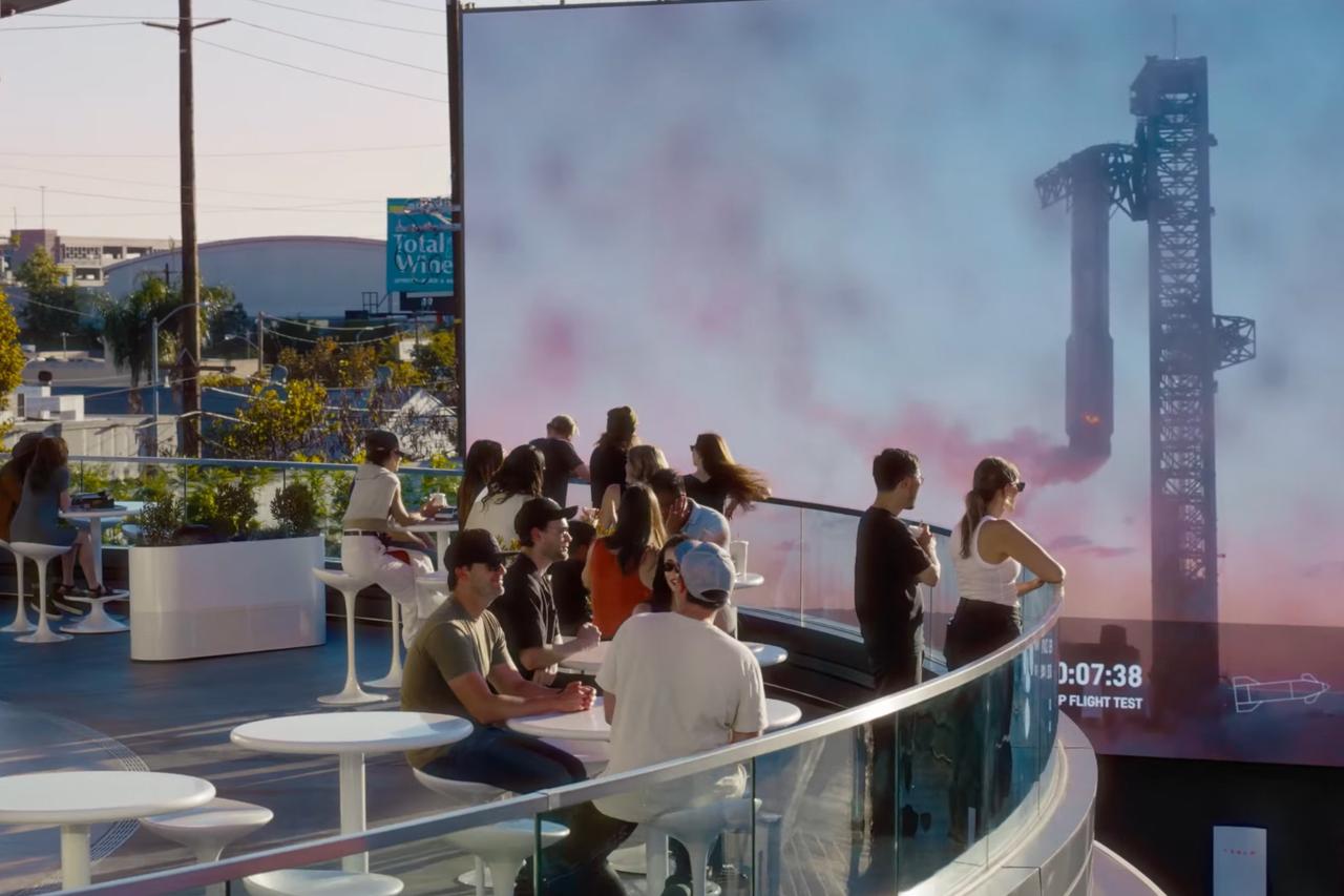 画像 : 3番目の画像 - テスラ ダイナー - スマートモビリティJP