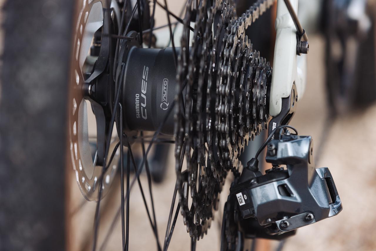 画像: シマノがバッテリーレスの自転車用自動変速システム「クォート」を開発。充電不要、変速タイミングの学習機能付きの全自動仕様 - スマートモビリティJP