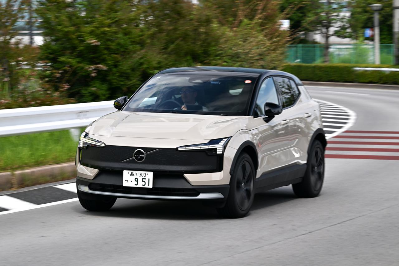 ボルボ EX30 クロスカントリーの「やわらかたい」新感覚な走り味