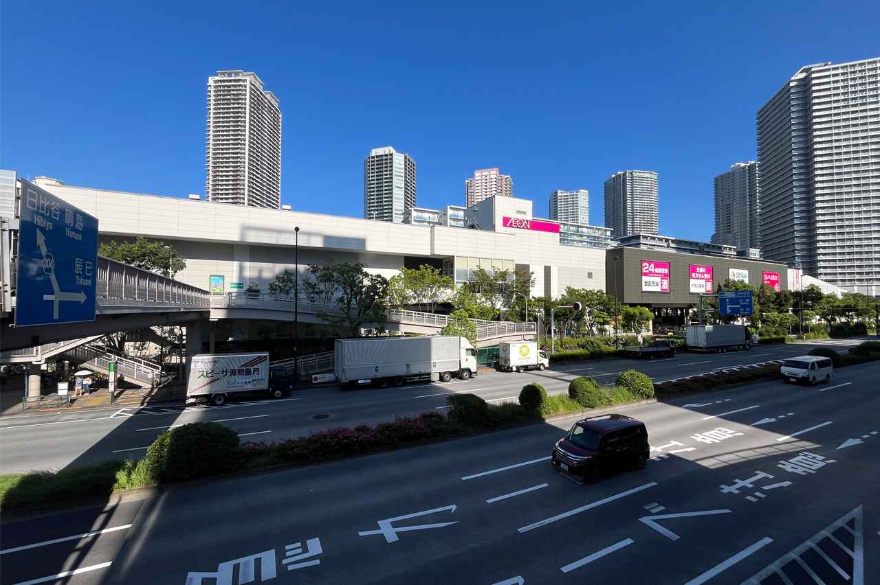 画像: 今回新たにポートが設置された、イオン東雲店。買い物客から通院客まで様々なニーズに対応し、周辺地域からの来客で賑わう。