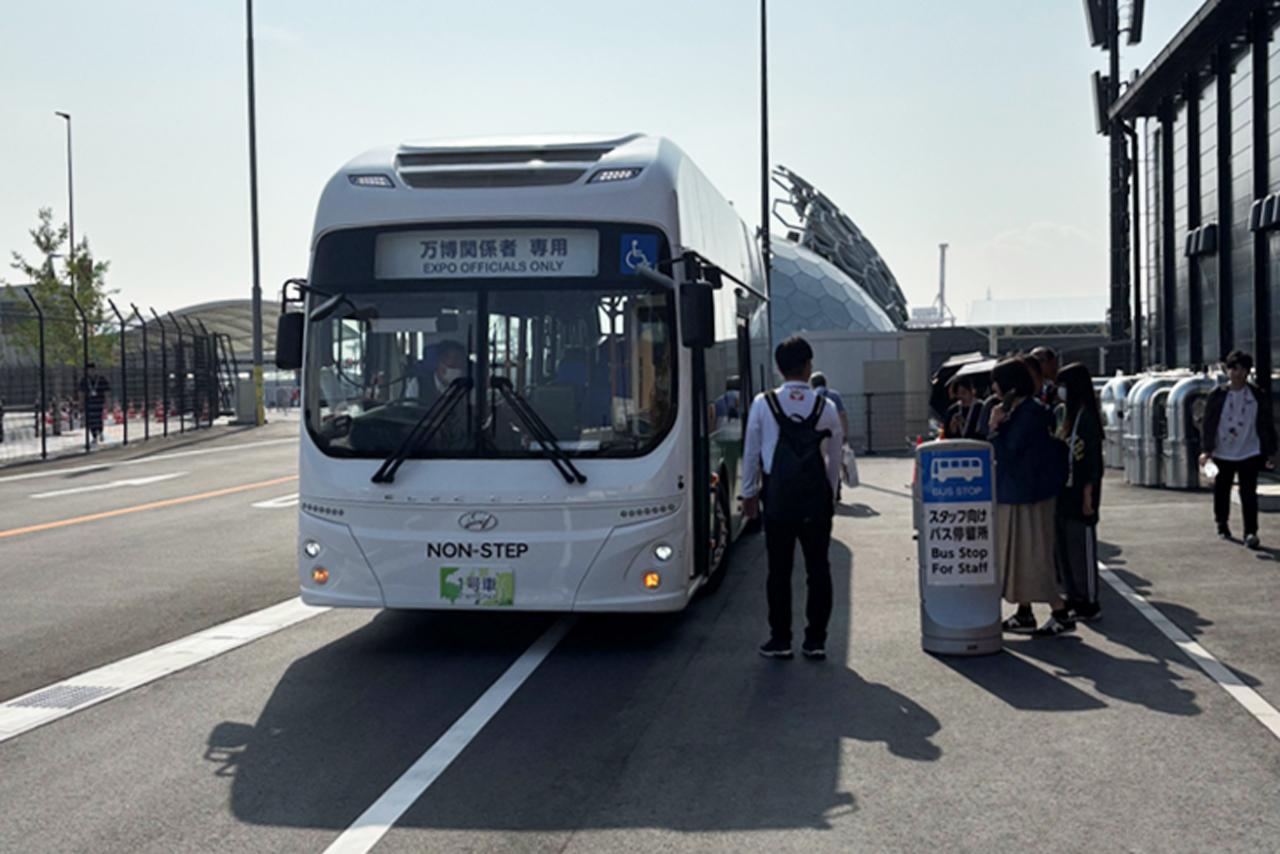 画像: 「ELEC CITY TOWN（エレク シティ タウン）」はスタッフ送迎用EVバスとして活躍した。