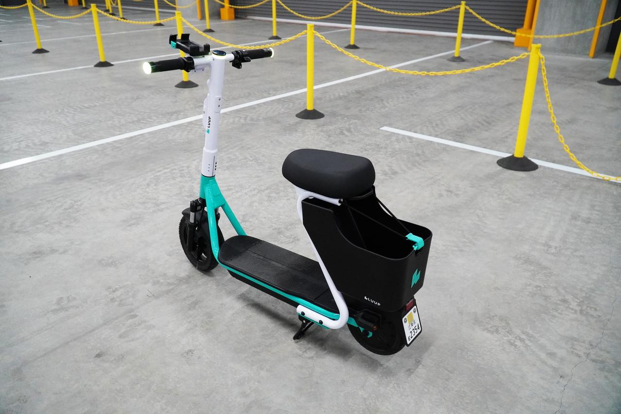 画像: 幅広ステップボードとふかふかのシート、荷物入れの追加により利便性が大幅アップしている。