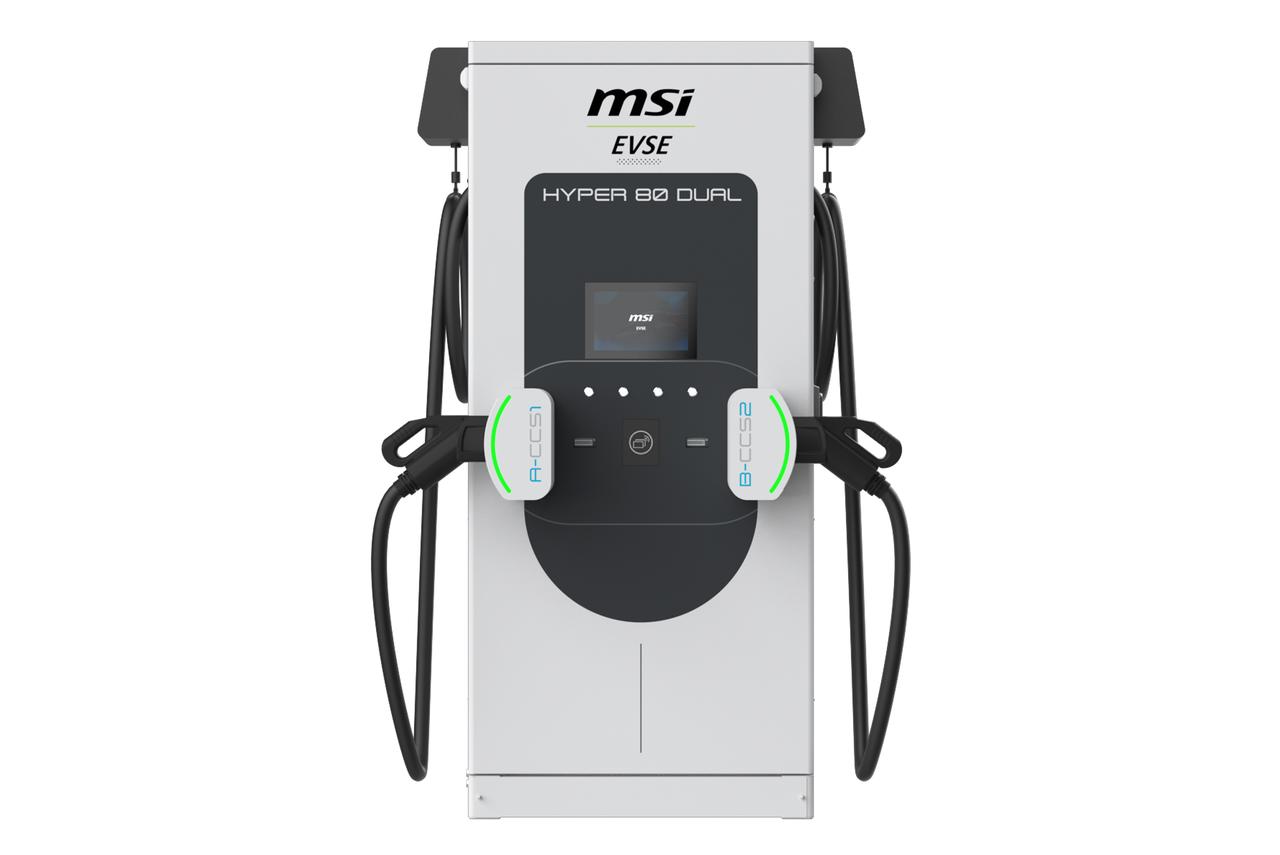 画像: MSIブースにおける注目製品の最新型急速充電器「Hyper 80 Dual」。MSIの急速充電器は今回、国内初めてのお披露目となる。