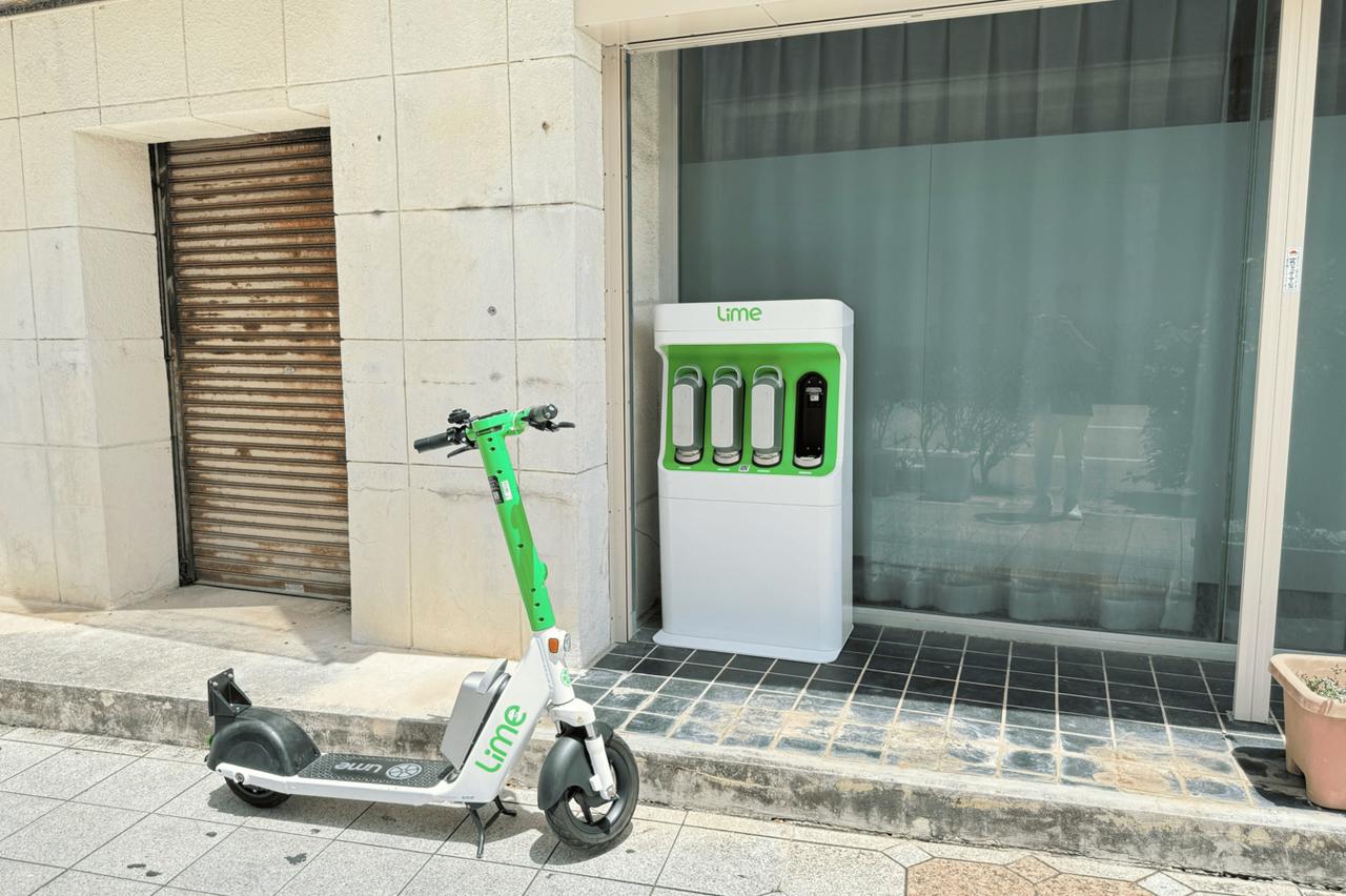 画像: 電動キックボードシェア「Lime」、国内初バッテリー交換拠点を開設。バッテリー交換したユーザーに特典付与も - スマートモビリティJP