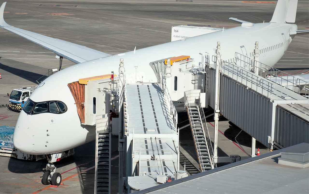 画像: 三菱重工が空港のボーディングブリッジ接続を「完全自動化」。グランドハンドリングの省力化に一歩前進 - スマートモビリティJP