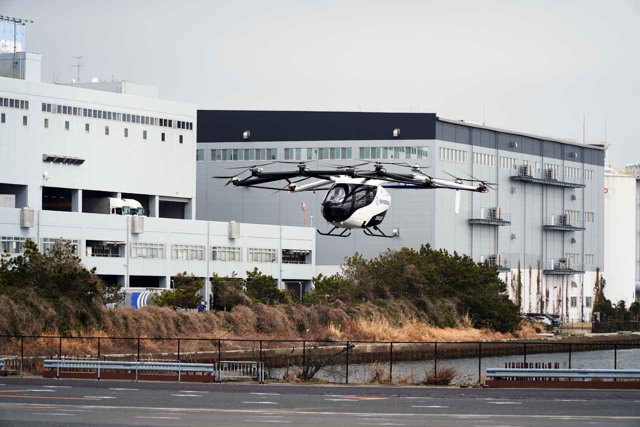 画像: 電動でヘリコプターよりも静かに飛行できるので、静音性が求められる都市部上空での運航もしやすい可能性がある。