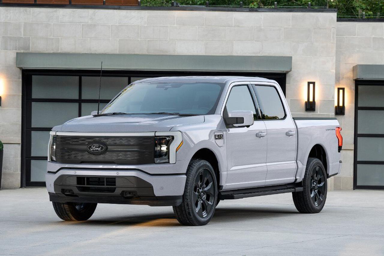 画像: 2025年末で生産が打ち切られたフォード F150ライトニング。