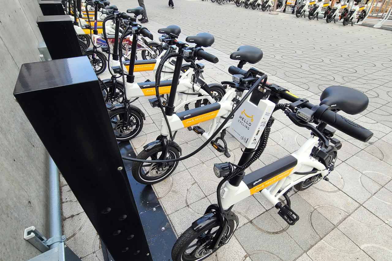 画像: ハローサイクリングが都内に電動バイクの充電ステーションを開設。東京都の支援で待機車両の充電が可能に - スマートモビリティJP
