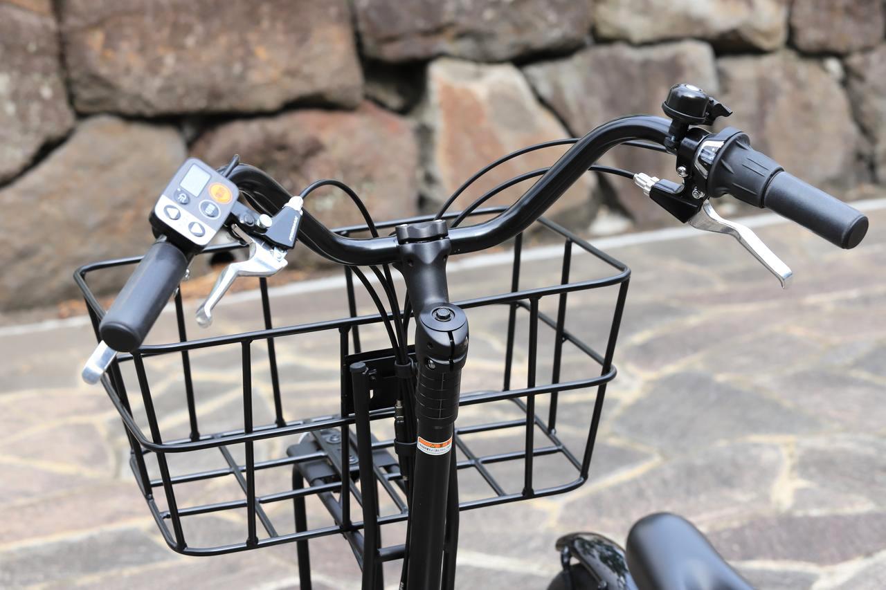 画像: ▲ハンドル両端が手前に湾曲している「セミアップハンドル」により、上体を倒さずに握れます。