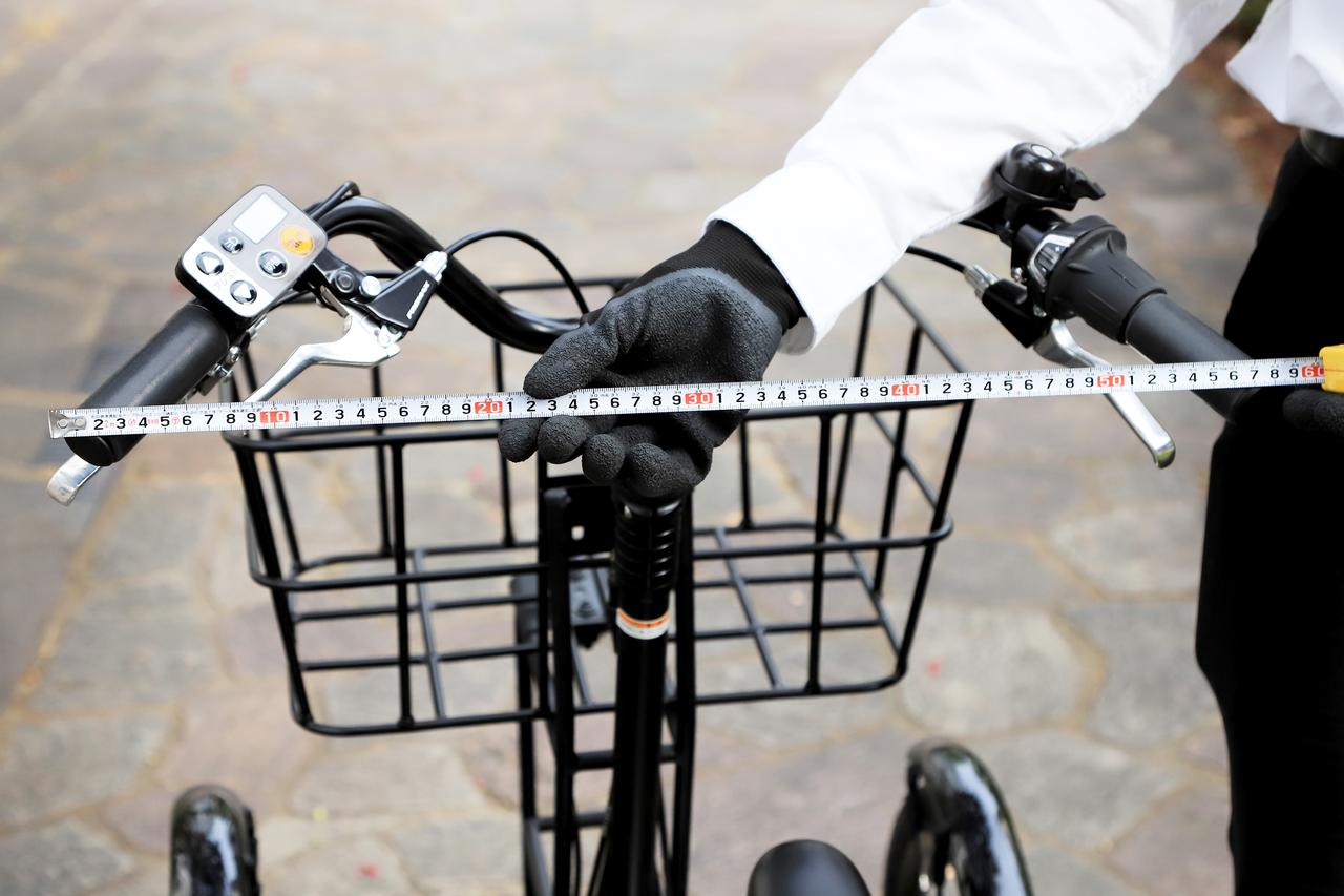 画像2: ▲全幅は普通自転車規格の範囲内に収まる595mm。一部の歩道を通行できます。