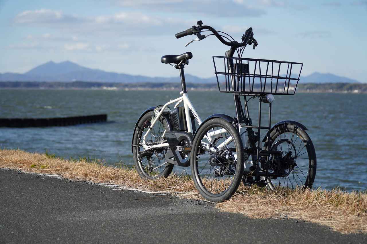 画像: ▲湖の水面の先に筑波山を望むことができます。