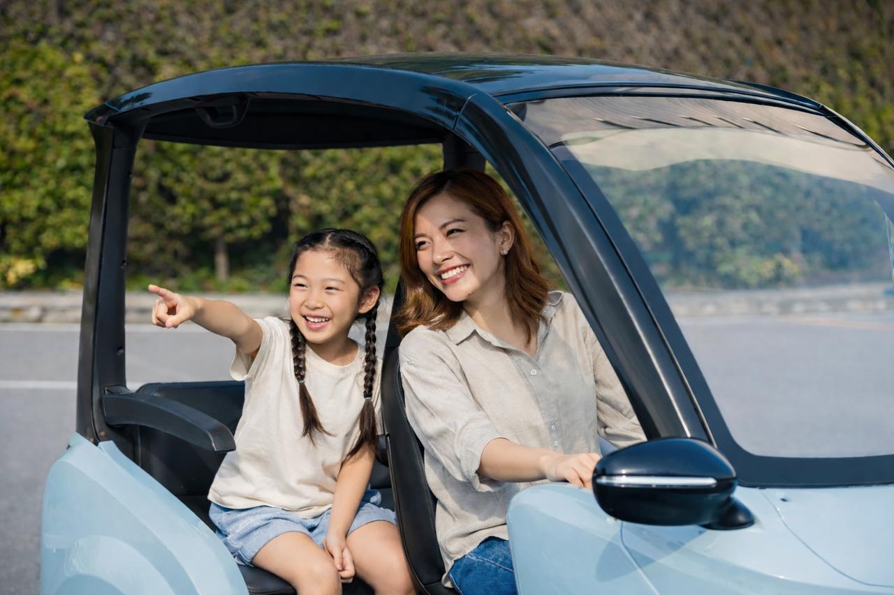 画像: 3人まで乗車可能なので、近場の送迎用途でも使える。