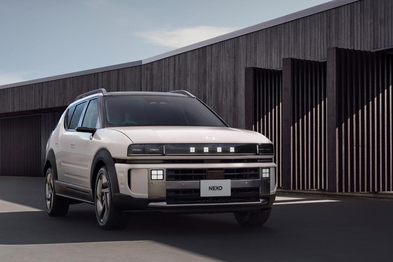 画像: ヒョンデの水素バリューチェーン事業ブランド「HTWO」シンボルである「+」がライトのデザインに落とし込まれている。