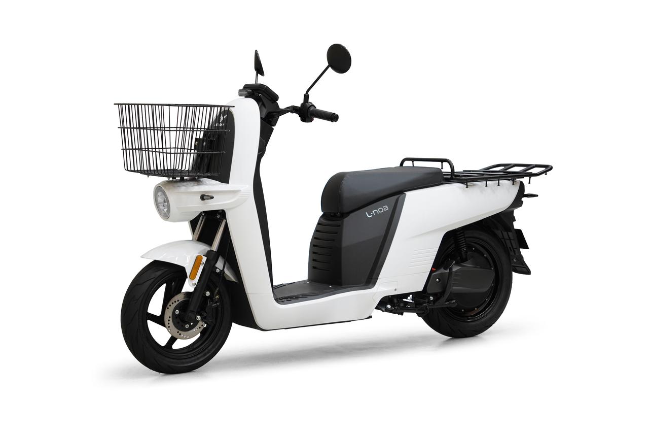 画像: 車体形状はオーソドックスな業務用バイクだ。