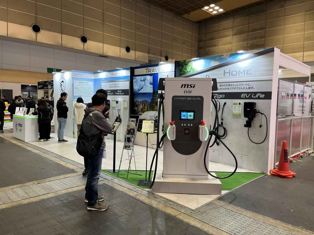 画像: 「Japan Mobility Show Kansai／大阪モーターショー」のMSIブースの様子。同社は日本進出以降、精力的に展示会やイベントに出展し、EV充電ソリューション製品の認知拡大に努めている。