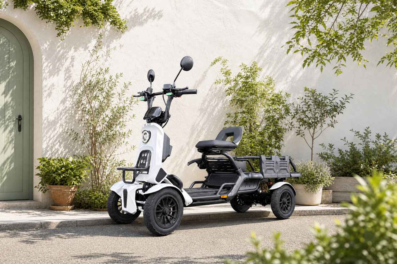 画像: 特定小型原付の規格マックスである全長1900mmの車体を採用し、30kgまで積載可能できる大容量荷台を搭載している。
