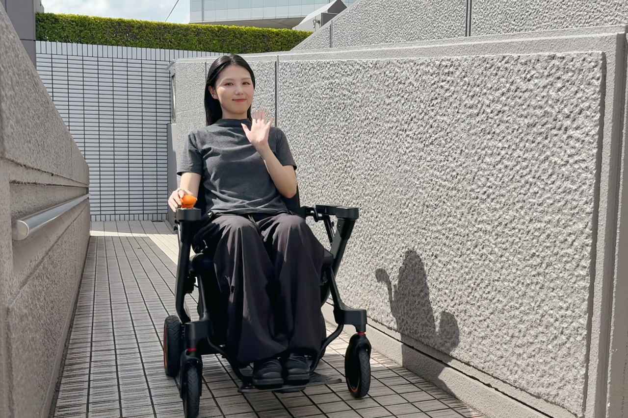 画像 : 4番目の画像 - 【画像7枚】1台3役の電動車椅子「イーバディー」 - スマートモビリティJP