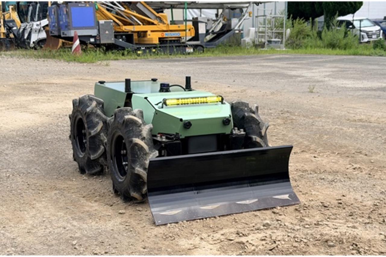 画像: 自動走行に対応した除雪ドローン「SRD-F11A」
