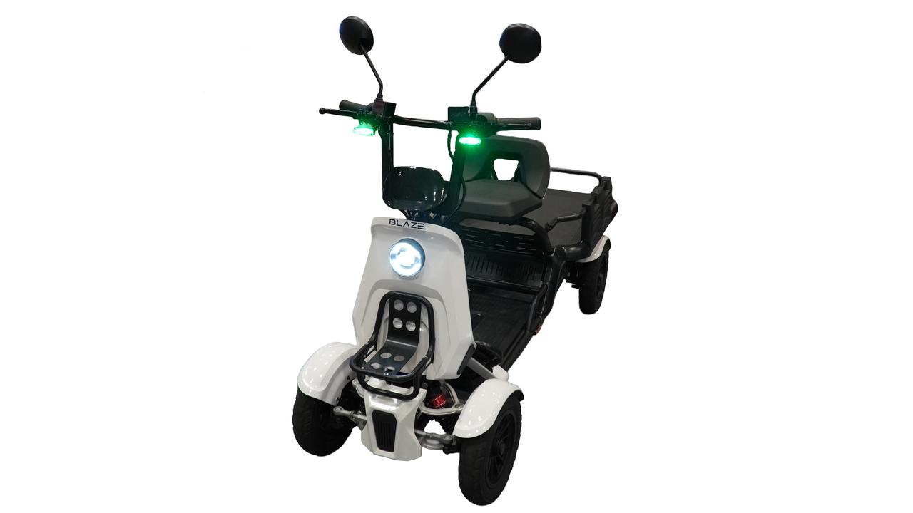 画像: 約55万円、しかも免許不要で乗れるミニ軽トラ「ブレイズ イーカーゴ」に注目。大積載量を誇る特定小型原付の実用モデル - スマートモビリティJP