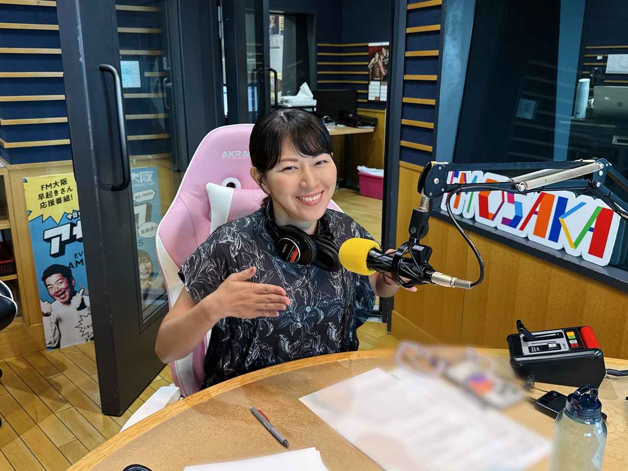 画像: 誰が下半身キャタピラーやねん!ポーズ。