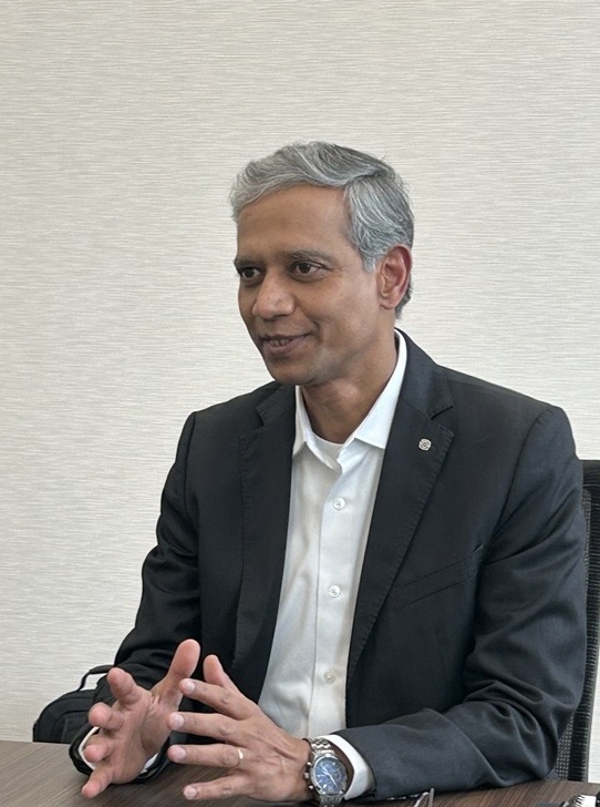 画像: 日立製作所 デジタルシステム&サービス統括本部 品質保証統括本部 Vice President Ashish Hanjagi(アシシ ハンジャギ)