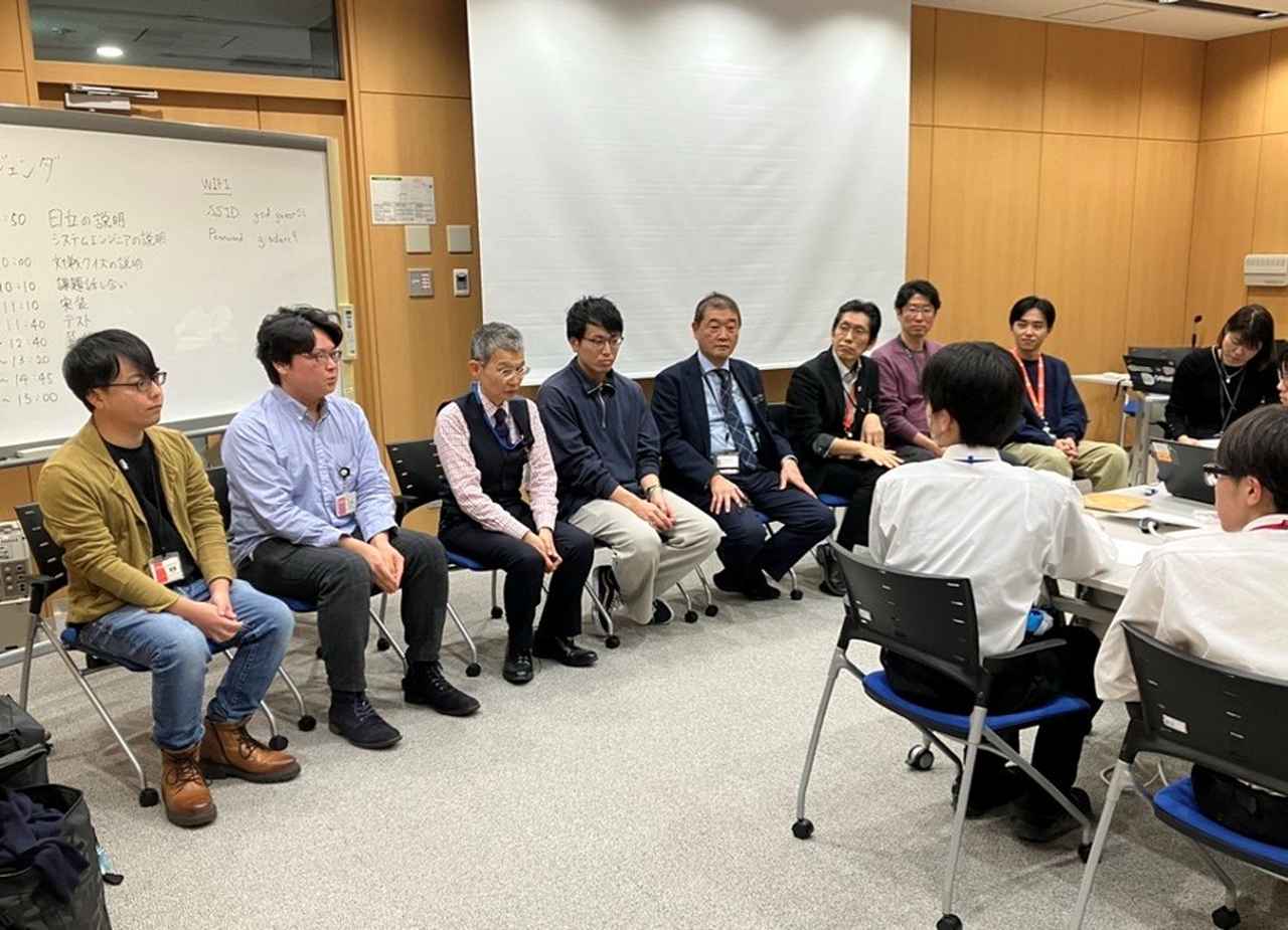 画像: 素朴な疑問から大人顔負けの質問まで…生徒からの意外な質問に社員の皆さんからは思わず笑みがこぼれていました！