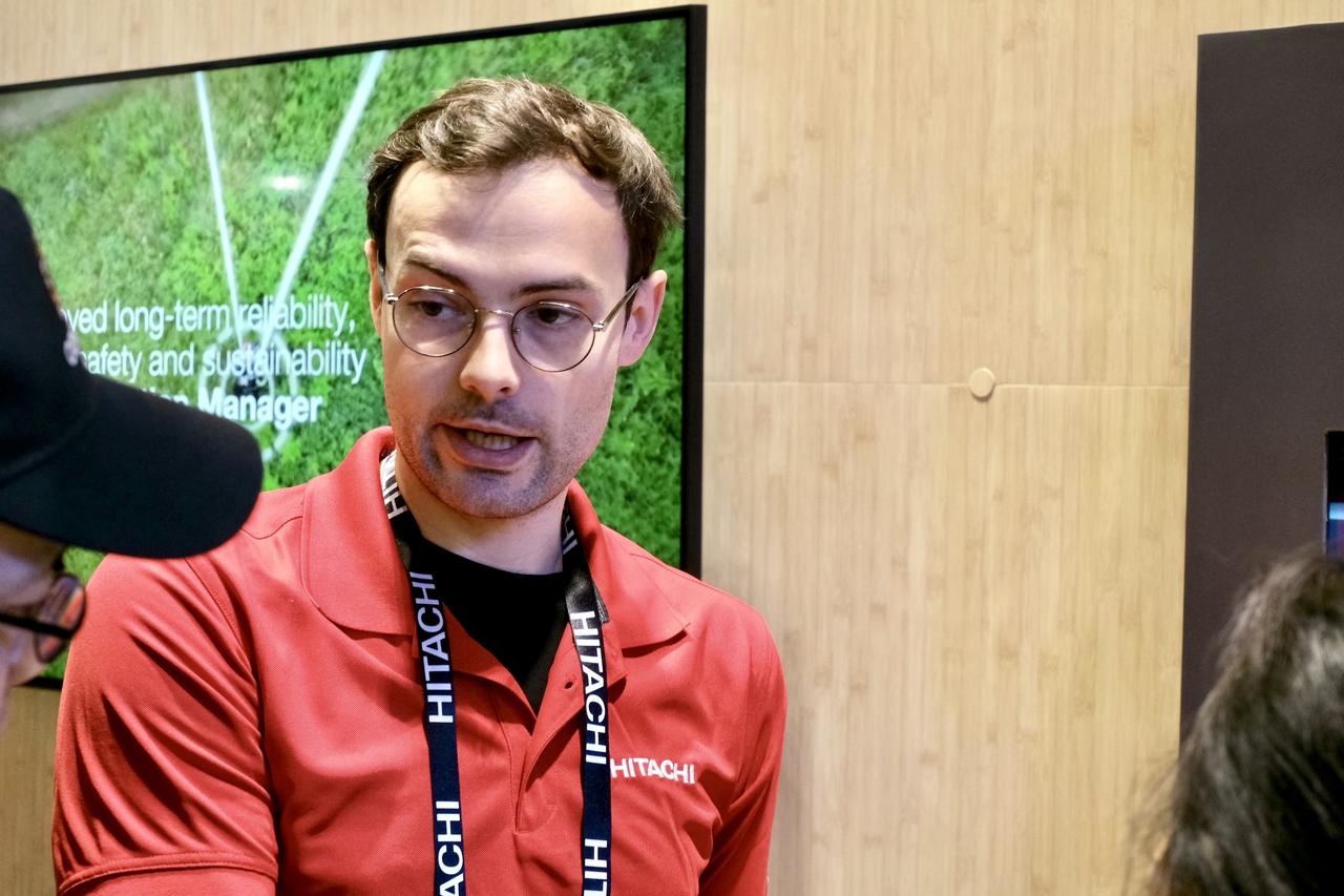 画像: Adrien Gregorj（日立製作所 研究開発グループ 先端AIイノベーションセンタ ビジョンインテリジェンス研究部）