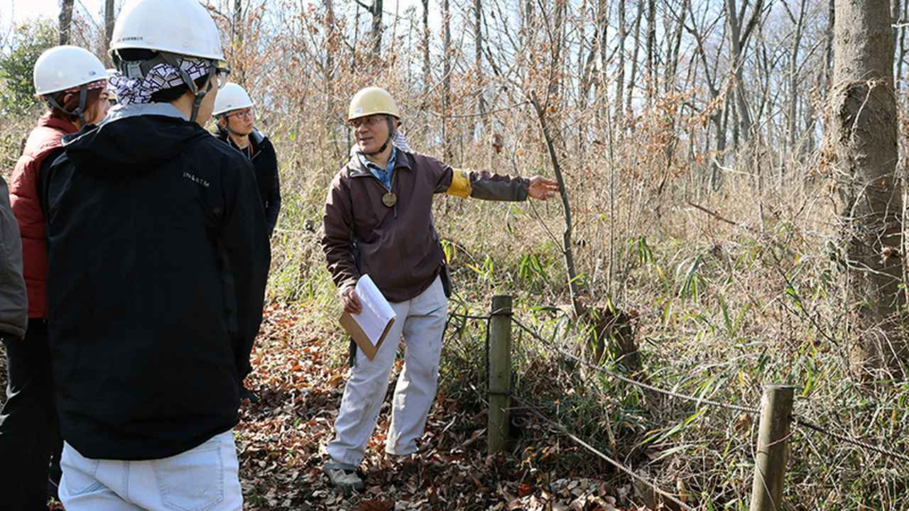 画像: 自然観察で大谷緑地の特徴を解説いただきました