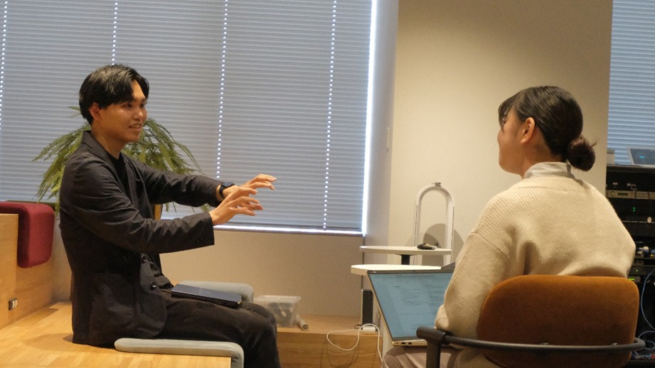 画像: データサイエンティストとしての想いを熱く語る石井さん