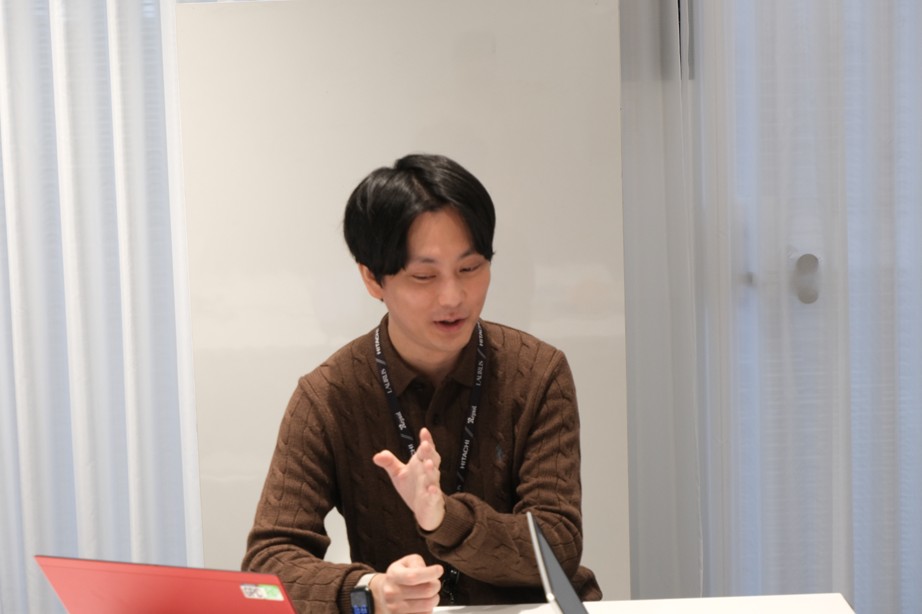 画像: 身振りを交えて説明してくださった酒井さん