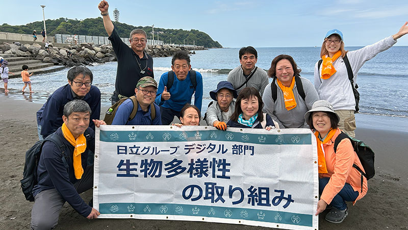 画像: 有志の参加者全員で