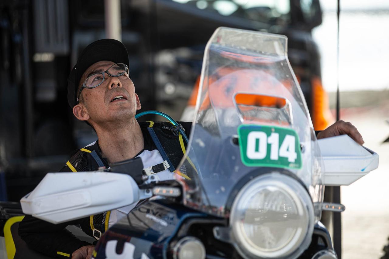 画像: 疲労困憊のレース後