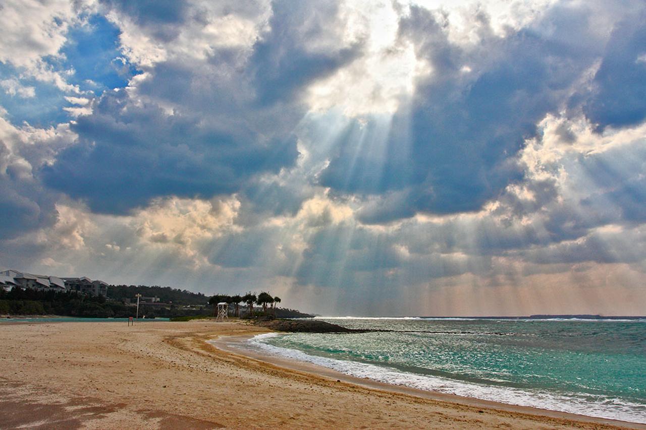 画像: 「旅の記憶は泡のよう」 Memories of the trip sparkle like beer bubbles. - ワイン王国