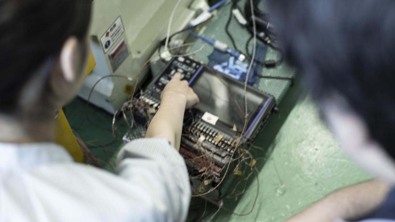 画像: 発信源の方向を3次元的に特定可能な回転電波干渉方式の原理検証