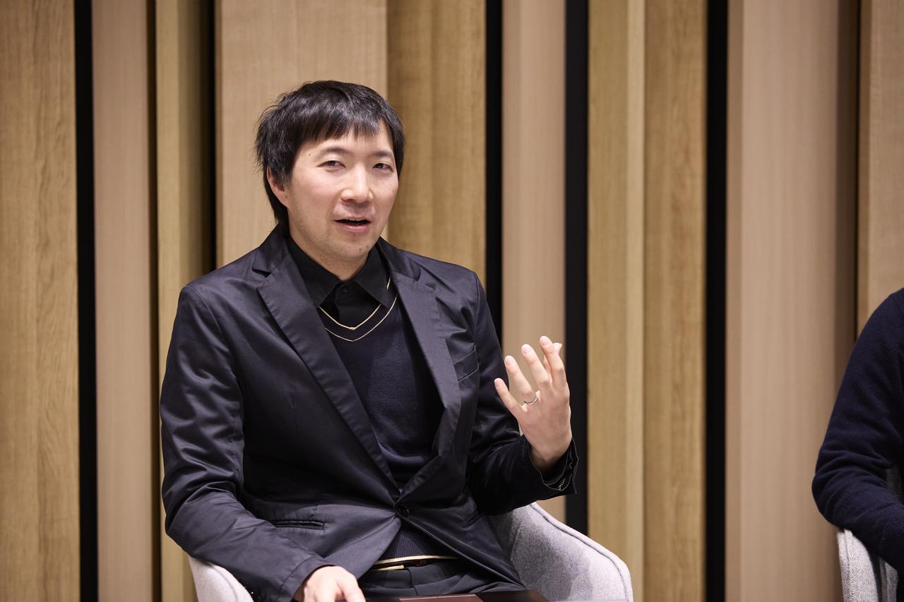 画像: 「技術よりも、人が何をやっているか、どんな顔をしているかを中心に描くようにしました」と加藤