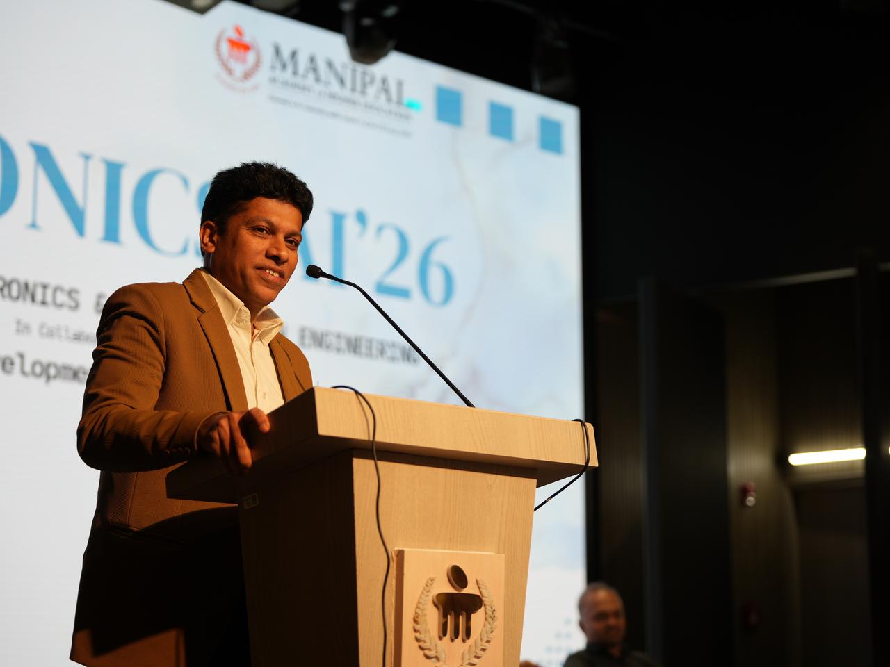 画像: Dr. Iven Jose, Director of MIT Bengaluru, addressing participants