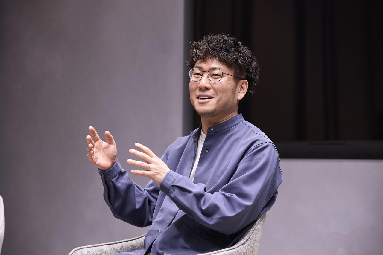 画像: Konishi talks about pattern language