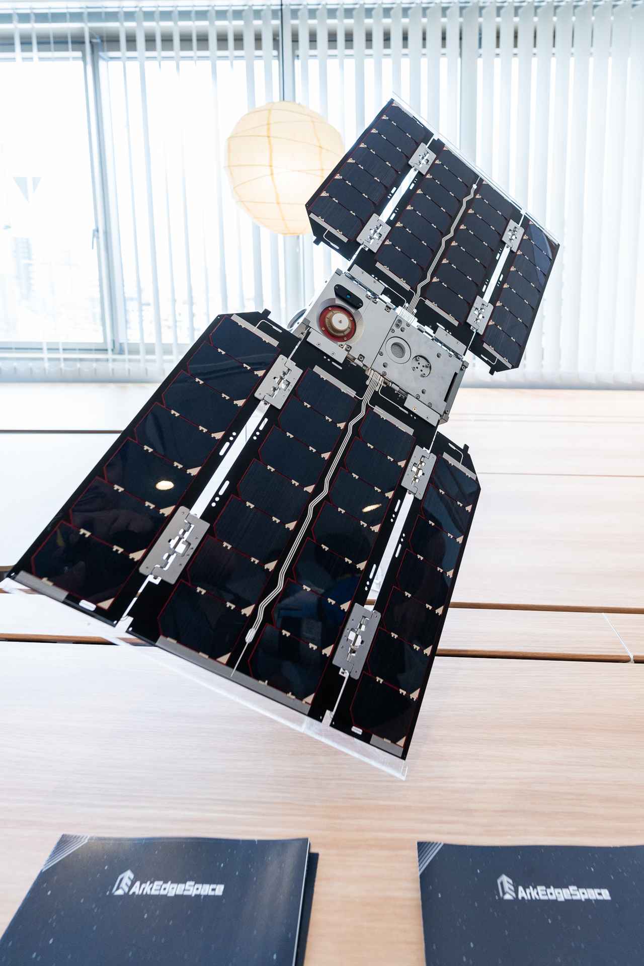 画像3: 自動実験システム「GEMPAK」と「超小型人工衛星」を展示