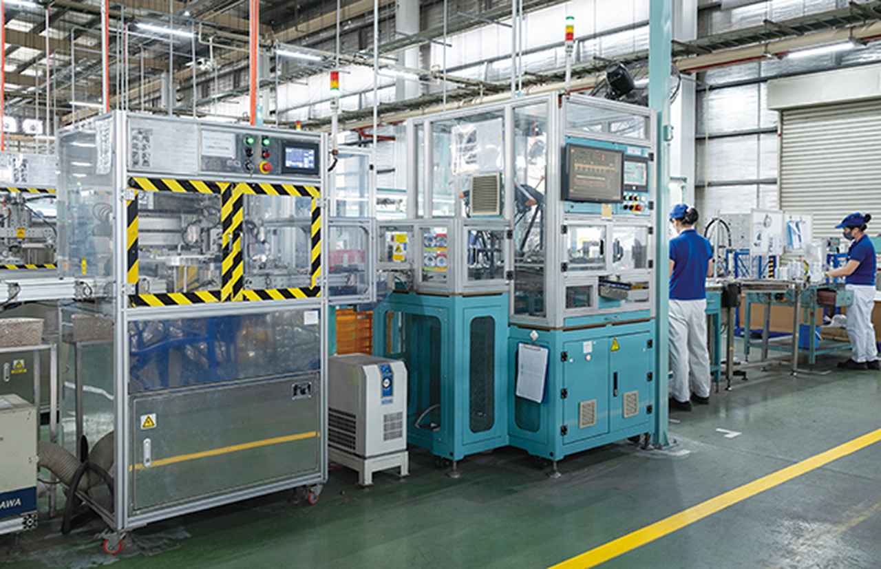 画像: クラッチ部品の外径・内径などの自動測定機