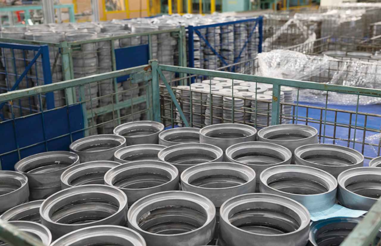 画像: アルミダイカスト部品の数々