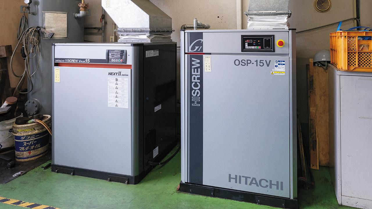 画像: 日立給油式スクリュー圧縮機 NEXTⅡ series（左）とG Series（右）