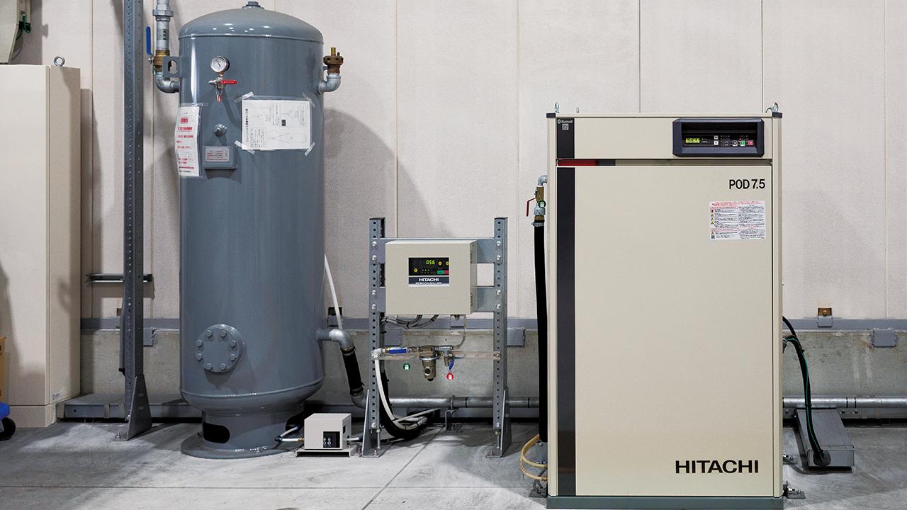 画像: 日立製オイルフリーパッケージベビコン 3.7kW