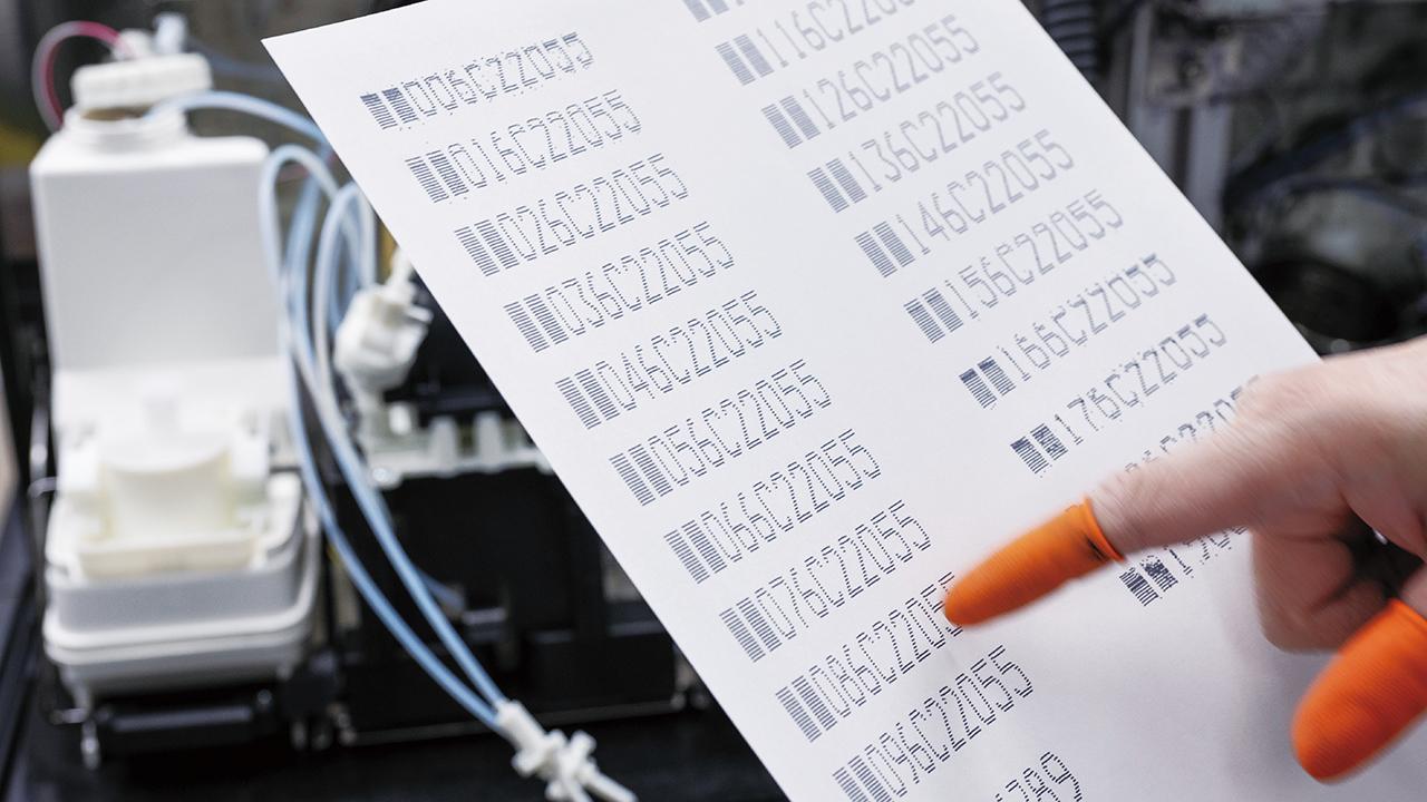 画像: きれいな印字をめざし厳しくチェック