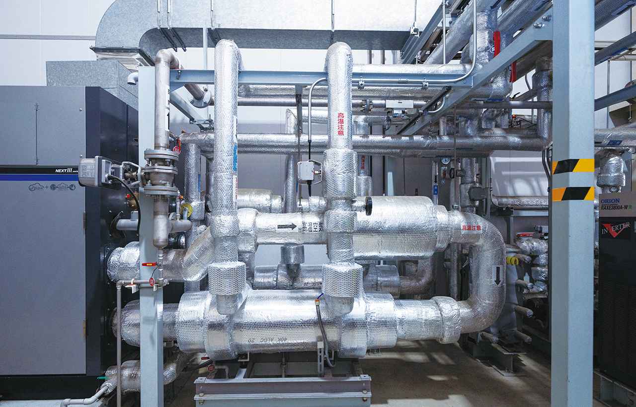 画像: 約21㎥/hの温水を供給するSDS温水回収システムの熱交換器