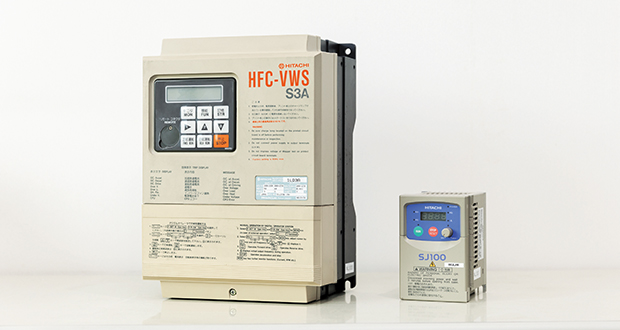 画像: 「HFC-VWS3」（左）と「SJ100」（右）