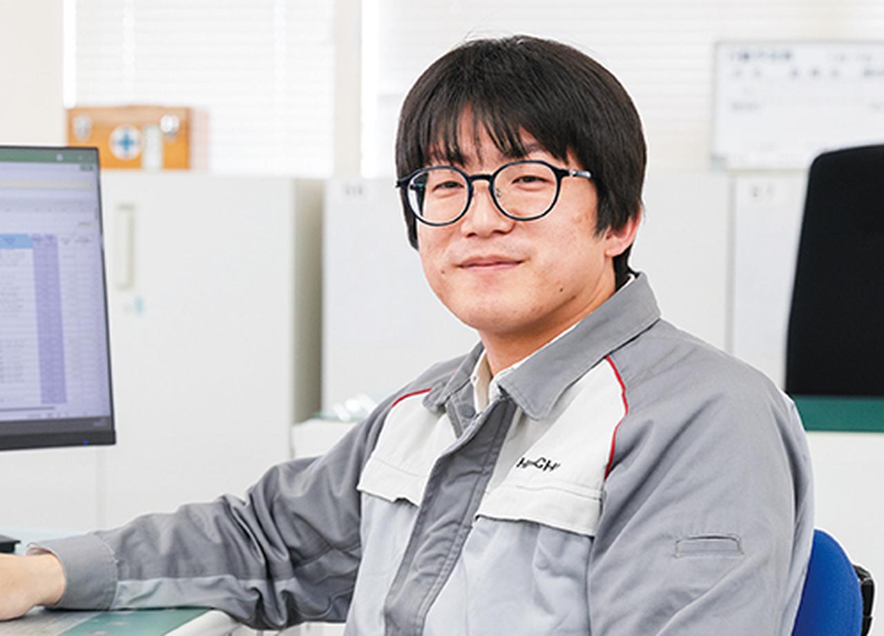 画像2: 【誇りのマエストロ】
［4］佐川宏智　〈勝田事業所〉
配電盤制御盤組立調整工
卓越技能者（現代の名工）、国家技能検定委員
　
電力の安定供給を支え続ける
受変電制御システムの担い手
