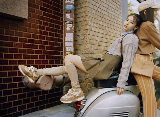 めっちゃ可愛い～✨超激レア✨美品✨25✨UGG✨フラッフシュガー プラットホーム トレンド】普段のコーデを華やかに彩る！ UGGの新作シューズと